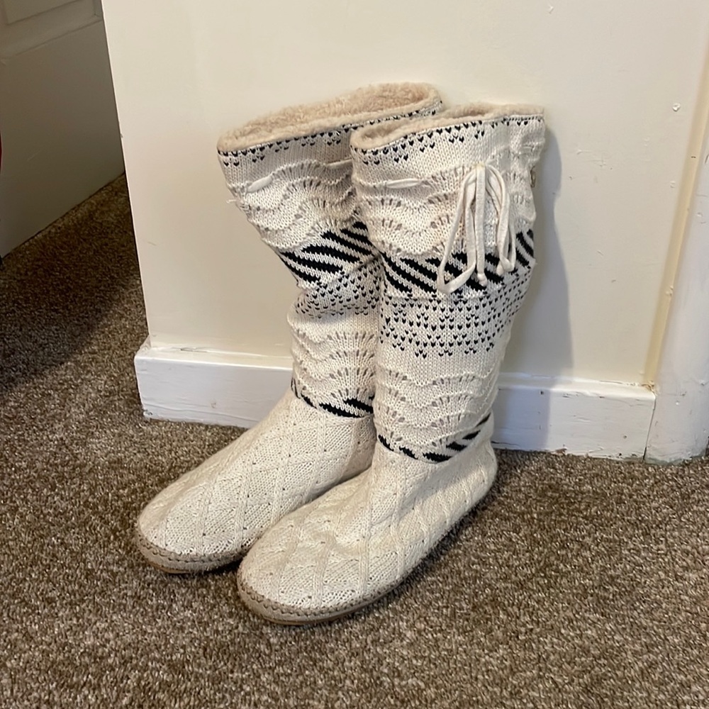 Sanuk boots